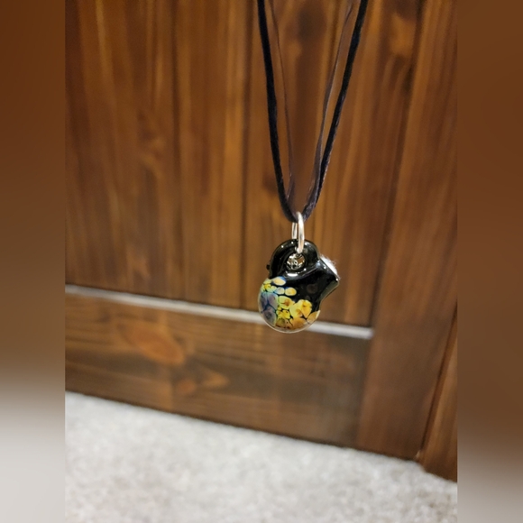 Handmade Glass Diffuser necklace - Picture 7 of 11